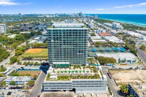 Condo in Miami Beach, Florida, 1 bedroom  № 1692622 - photo 27