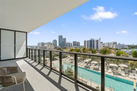 Condo in Miami Beach, Florida, 1 bedroom  № 1692622 - photo 2