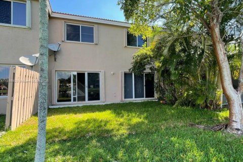 House in Davie, Florida 3 bedrooms, 153.1 sq.m. № 1892318 - photo 5