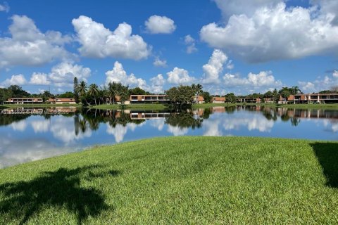 House in Davie, Florida 3 bedrooms, 153.1 sq.m. № 1892318 - photo 8