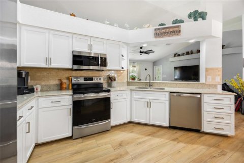House in Ocala, Florida 3 bedrooms, 170.1 sq.m. № 1899274 - photo 9
