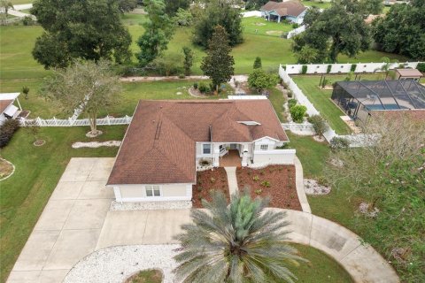 House in Ocala, Florida 3 bedrooms, 170.1 sq.m. № 1899274 - photo 1