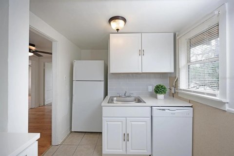 Apartamento en alquiler en Saint Petersburg, Florida, 3 dormitorios, 271.09 m2 № 2096061 - foto 8