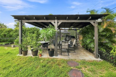 Villa ou maison à vendre à Hialeah, Floride: 3 chambres, 140.75 m2 № 2414395 - photo 21