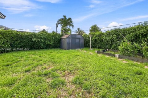 Villa ou maison à vendre à Hialeah, Floride: 3 chambres, 140.75 m2 № 2414395 - photo 18