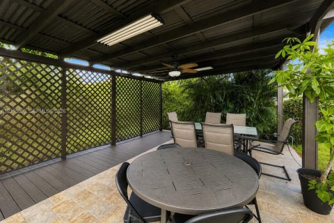 Villa ou maison à vendre à Hialeah, Floride: 3 chambres, 140.75 m2 № 2414395 - photo 22