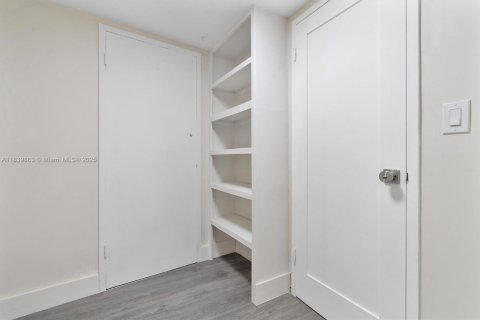 Купить кондоминиум в Майами-Бич, Флорида 67.45м2, № 1960215 - фото 15