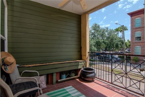 Condo in Tampa, Florida, 2 bedrooms  № 2403693 - photo 18