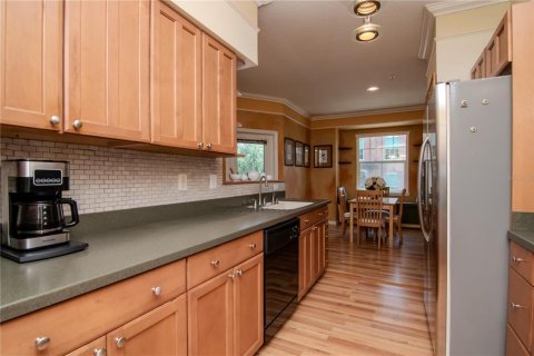 Condo in Tampa, Florida, 2 bedrooms  № 2403693 - photo 9