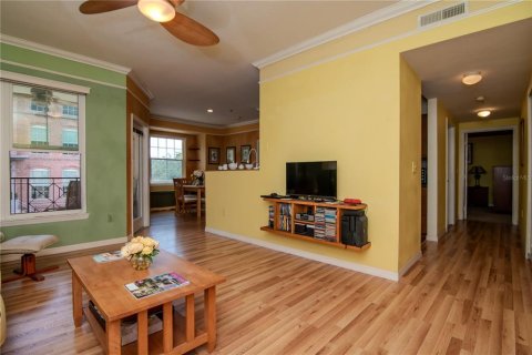 Condo in Tampa, Florida, 2 bedrooms  № 2403693 - photo 4