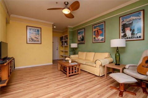 Condo in Tampa, Florida, 2 bedrooms  № 2403693 - photo 5