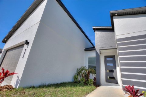 House in Kissimmee, Florida 4 bedrooms, 155.15 sq.m. № 2115457 - photo 4
