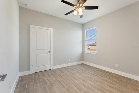 House in Kissimmee, Florida 4 bedrooms, 155.15 sq.m. № 2115457 - photo 14