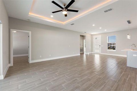 House in Kissimmee, Florida 4 bedrooms, 155.15 sq.m. № 2115457 - photo 7