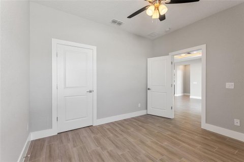 House in Kissimmee, Florida 4 bedrooms, 155.15 sq.m. № 2115457 - photo 18
