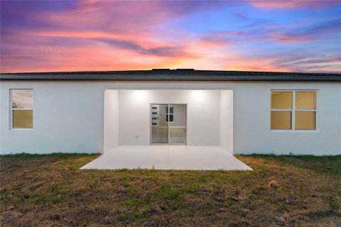 House in Kissimmee, Florida 4 bedrooms, 155.15 sq.m. № 2115457 - photo 24