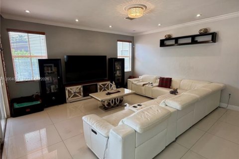 Дом в Майами, Флорида 5 спален, 276.94м2 № 2068272