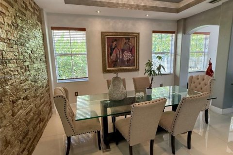 Купить виллу или дом в Майами, Флорида 5 спален, 276.94м2, № 2068272 - фото 4