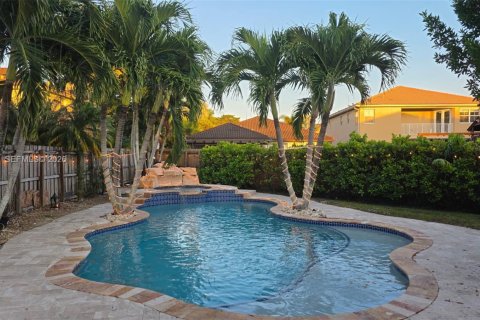 Купить виллу или дом в Майами, Флорида 5 спален, 276.94м2, № 2068272 - фото 14