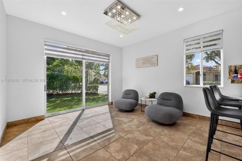 Купить виллу или дом в Катлер-Бей, Флорида 3 спальни, 159.79м2, № 2043674 - фото 25