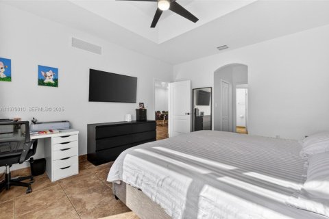 Купить виллу или дом в Катлер-Бей, Флорида 3 спальни, 159.79м2, № 2043674 - фото 29