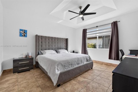 Купить виллу или дом в Катлер-Бей, Флорида 3 спальни, 159.79м2, № 2043674 - фото 28