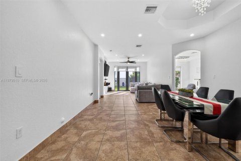 Купить виллу или дом в Катлер-Бей, Флорида 3 спальни, 159.79м2, № 2043674 - фото 13