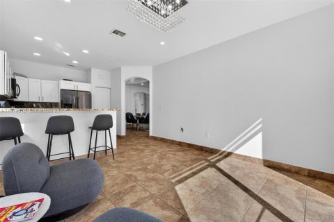 Купить виллу или дом в Катлер-Бей, Флорида 3 спальни, 159.79м2, № 2043674 - фото 27