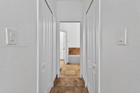 Купить виллу или дом в Катлер-Бей, Флорида 3 спальни, 159.79м2, № 2043674 - фото 30