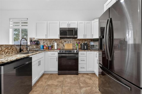 Купить виллу или дом в Катлер-Бей, Флорида 3 спальни, 159.79м2, № 2043674 - фото 20