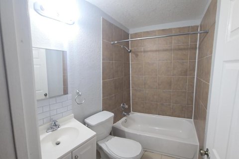 Appartement à louer à West Palm Beach, Floride: 3 pièces, 222.97 m2 № 2269258 - photo 8
