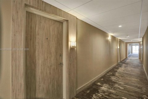 Copropriété à vendre à Bal Harbour, Floride: 1 chambre, 83.24 m2 № 2084026 - photo 24