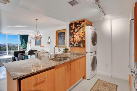 Copropriété à vendre à Bal Harbour, Floride: 1 chambre, 83.24 m2 № 2084026 - photo 29