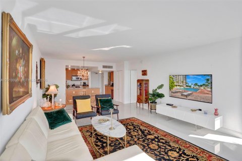 Copropriété à vendre à Bal Harbour, Floride: 1 chambre, 83.24 m2 № 2084026 - photo 30