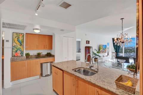Copropriété à vendre à Bal Harbour, Floride: 1 chambre, 83.24 m2 № 2084026 - photo 15