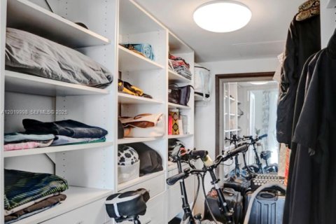 Copropriété à vendre à Bal Harbour, Floride: 1 chambre, 83.24 m2 № 2084026 - photo 20