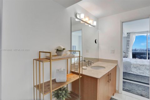 Copropriété à vendre à Bal Harbour, Floride: 1 chambre, 83.24 m2 № 2084026 - photo 8