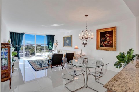 Copropriété à vendre à Bal Harbour, Floride: 1 chambre, 83.24 m2 № 2084026 - photo 2