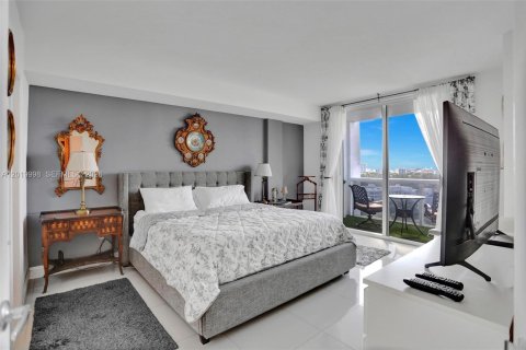 Copropriété à vendre à Bal Harbour, Floride: 1 chambre, 83.24 m2 № 2084026 - photo 6