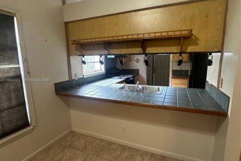 Купить таунхаус в Уэст-Палм-Бич, Флорида 2 спальни, 102.19м2, № 2009142 - фото 3