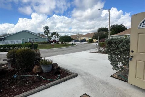 Купить таунхаус в Уэст-Палм-Бич, Флорида 2 спальни, 102.19м2, № 2009142 - фото 9