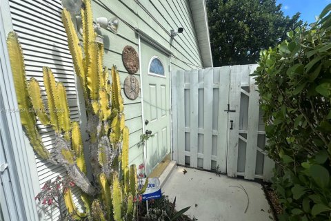 Купить таунхаус в Уэст-Палм-Бич, Флорида 2 спальни, 102.19м2, № 2009142 - фото 16