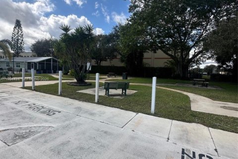 Купить таунхаус в Уэст-Палм-Бич, Флорида 2 спальни, 102.19м2, № 2009142 - фото 8