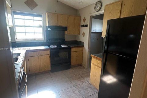 Купить таунхаус в Уэст-Палм-Бич, Флорида 2 спальни, 102.19м2, № 2009142 - фото 4