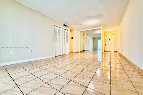 Copropriété à vendre à Miami, Floride: 2 chambres, 74.32 m2 № 1964358 - photo 3