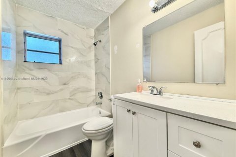 Copropriété à vendre à Miami, Floride: 2 chambres, 74.32 m2 № 1964358 - photo 7