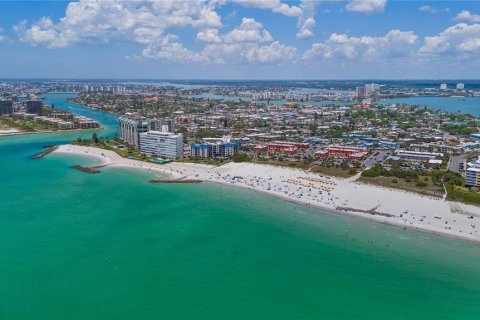 Снять в аренду кондоминиум в Сент-Пит-Бич, Флорида 1 комната, 57.13м2, № 1531873 - фото 3