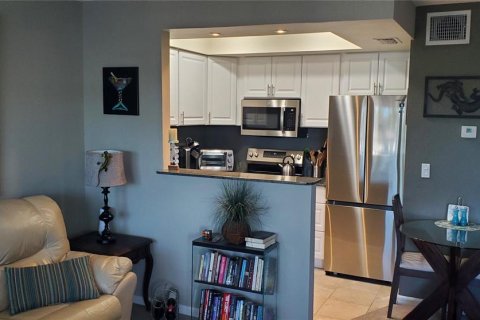 Снять в аренду кондоминиум в Сент-Пит-Бич, Флорида 1 комната, 57.13м2, № 1531873 - фото 9