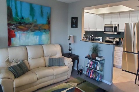 Снять в аренду кондоминиум в Сент-Пит-Бич, Флорида 1 комната, 57.13м2, № 1531873 - фото 6