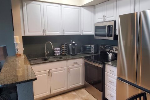 Снять в аренду кондоминиум в Сент-Пит-Бич, Флорида 1 комната, 57.13м2, № 1531873 - фото 11